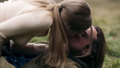 Amanda Seyfried, Natalia Dyer - Things Heard  Seen (2021)
