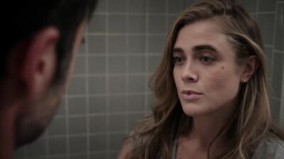 Melissa Roxburgh naked - Manifest s02e05 (2020)