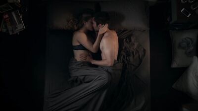 Melissa Roxburgh naked - Manifest s02e05 (2020)