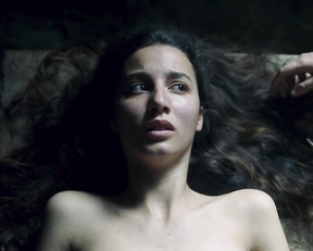 Amaia Aberasturi, Garazi Urkola - Nude Coven (Akelarre) (2020)