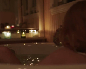 Sharp Objects naked - Amy Adams s01e01 (2018)