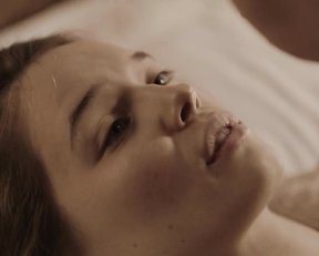 Paula Vesala naked - Tuntematon sotilas (2017)