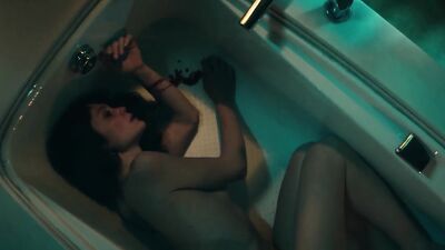 Francesca Cavallin naked - The Nest (Il nido) (2019)