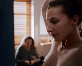 Mathilde Bundschuh, Amanda da Gloria, Nicole Marischka, Barbara Philipp nude, Antonia Bill, Helene Blechinger -Hitzig - Ein Saunagang (2021)