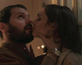 Camille Lou nude - Je te promets s01e10 (2021)