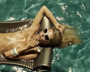 Sarah Wright, K. D. Aubert, Alexie Gilmore - Surfer, Dude (2008)