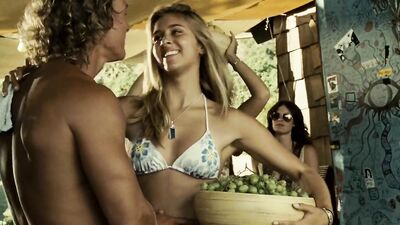 Sarah Wright, K. D. Aubert, Alexie Gilmore - Surfer, Dude (2008)
