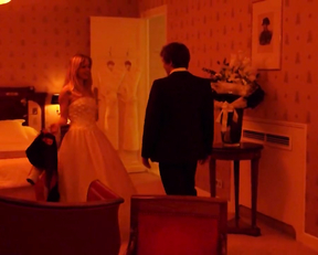 Alice Isaaz sex scene - Especes menacees (2017)