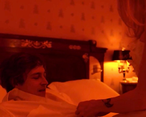 Alice Isaaz sex scene - Especes menacees (2017)