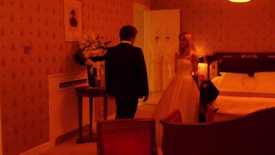 Alice Isaaz sex scene - Especes menacees (2017)