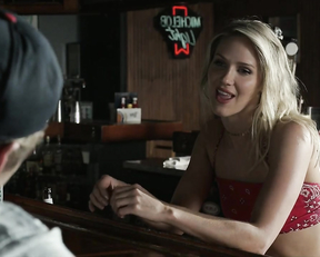 Elizabeth Posey, Kelli Berglund – Heels s01e04 (2021)