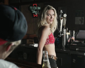 Elizabeth Posey, Kelli Berglund – Heels s01e04 (2021)