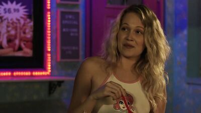 Elizabeth Posey, Kelli Berglund – Heels s01e04 (2021)