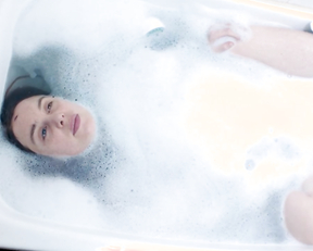 Laetitia Dosch, Leonie Simaga - Jeune Femme (2017)