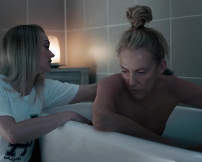 Toni Collette, Jessica Barden, Bella Heathcote - Pieces Of Her s01e01e02e05e08 (2022)