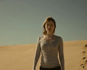 Toni Collette, Jessica Barden, Bella Heathcote - Pieces Of Her s01e01e02e05e08 (2022)