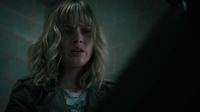 Toni Collette, Jessica Barden, Bella Heathcote - Pieces Of Her s01e01e02e05e08 (2022)
