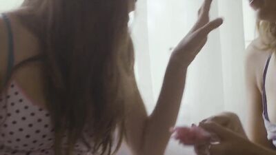 Nichole Bloom, Fabianne Therese nude - Teenage Cocktail (2016)