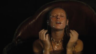 Laura Berlin, Frida Gustavsson - Vikings Valhalla s01e01e06e07 (2022)