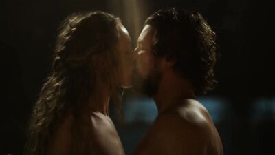 Laura Berlin, Frida Gustavsson - Vikings Valhalla s01e01e06e07 (2022)