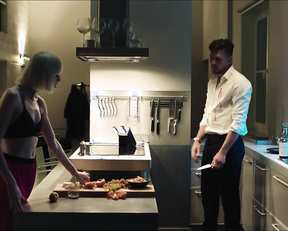 Valeriia Shutovskaya, Isabelle Eidlen, Oksana Akinshina - The telki s01e01 (2022)