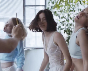 Alba Ribas, Mireia Oriol, Laia Manzanares - Waste (2016)