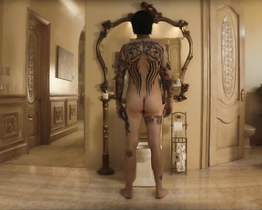 Lily James, Taylor Schilling - Pam Tommy s01e01-03 (2022)