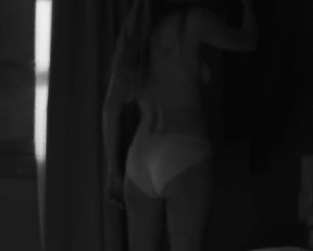 Marta Nieto, Carla Campra, Ana Tomeno - Feria The Darkest Light (Feria La luz más oscura) s01e04-07 (2022)