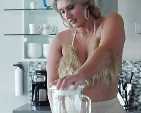 Riley Keough, Taylour Paige – Zola (2020)