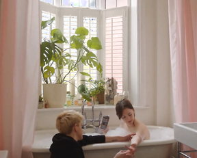 Mae Martin, Charlotte Ritchie - Feel Good s01e01-05 (2020)