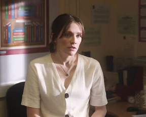 Mae Martin, Charlotte Ritchie - Feel Good s01e01-05 (2020)