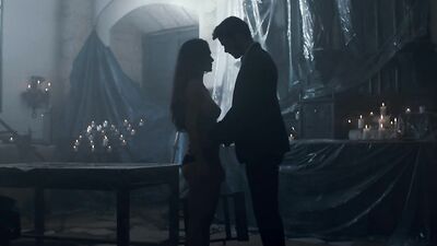 Alicia Sanz nude - En Brazos de un Asesino (2019)