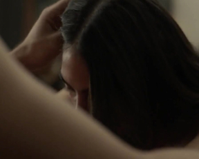 Melissa Barrera nude - Vida s03e06 (2020)