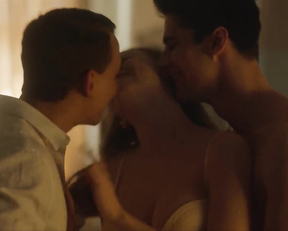 Danna Paola nude - Elite s01e05 (2018)