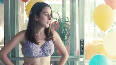 Alana Haim naked - Licorice Pizza (2021)