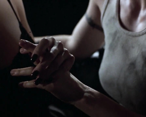 Jennifer Tilly, Gina Gershon - Bound (1996)