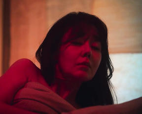 Yunjin Kim, Lee Joo-bin - Money Heist Korea - Joint Economic Area s01e05-06 (2022)