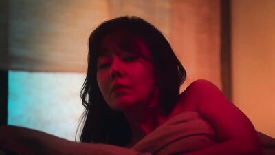 Yunjin Kim, Lee Joo-bin - Money Heist Korea - Joint Economic Area s01e05-06 (2022)