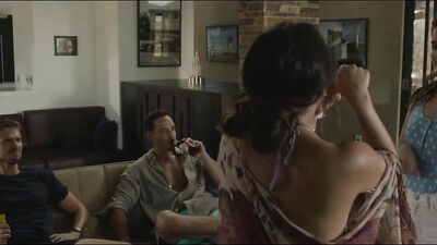 Angela Trimbur, Janel Parrish - Trespassers (2018)