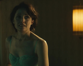 Rose Byrne naked - Physical s02e04e06 (2022)