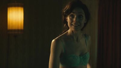 Rose Byrne naked - Physical s02e04e06 (2022)