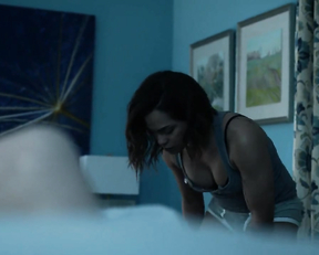 Monica Raymund, Riley Voelkel - Hightown s01e03 (2020)