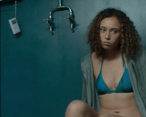 Ella-Rae Smith, Jessica Alexander - Into The Deep (2022)