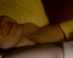 Shailene Woodley, Felicity Jones - The Last Letter from Your Lover (2021)