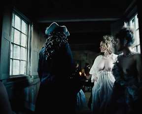 Emma Stone naked - The Favourite (2018)