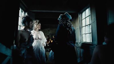 Emma Stone naked - The Favourite (2018)