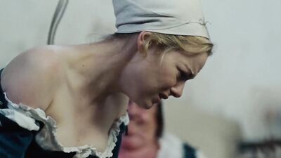 Emma Stone naked - The Favourite (2018)
