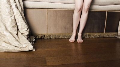 Emma Stone naked - The Favourite (2018)