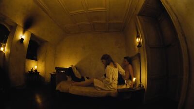 Emma Stone naked - The Favourite (2018)