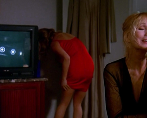 Sally Kellerman, Katarzyna Figura - Ready to Wear (1994)